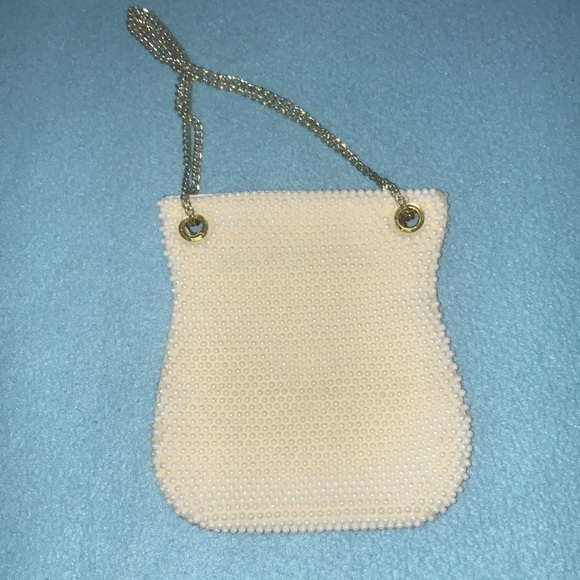 WALBORG vintage hand beaded pearl wristlet with gold chain NEW - Picture 2 of 11